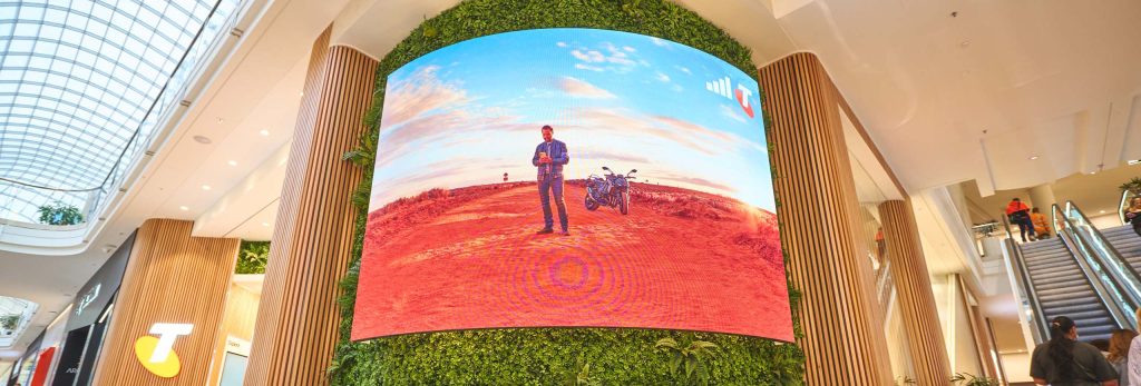 How Retailers Are Leveraging Both E-Paper Displays and LED Screens to Boost Sales